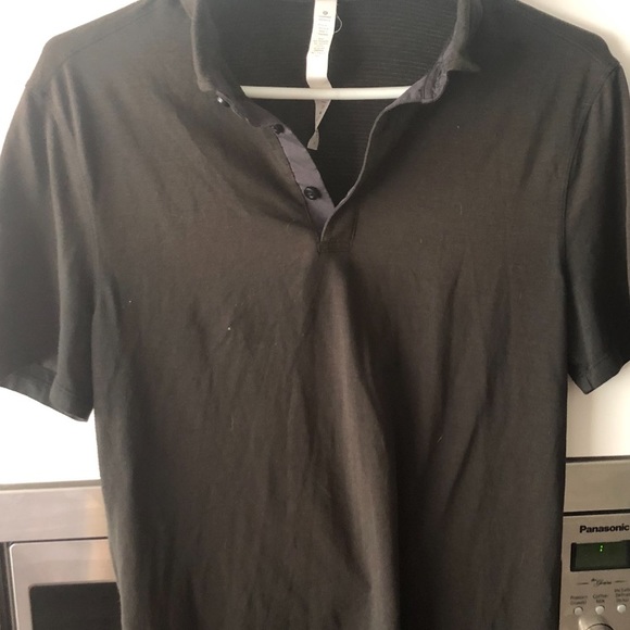 Lululemon tennis shirt women’s size 6